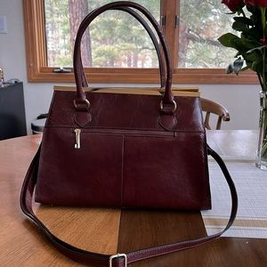 VINTAGE-STYLE WILSONS GENUINE LEATHER HANDBAG.